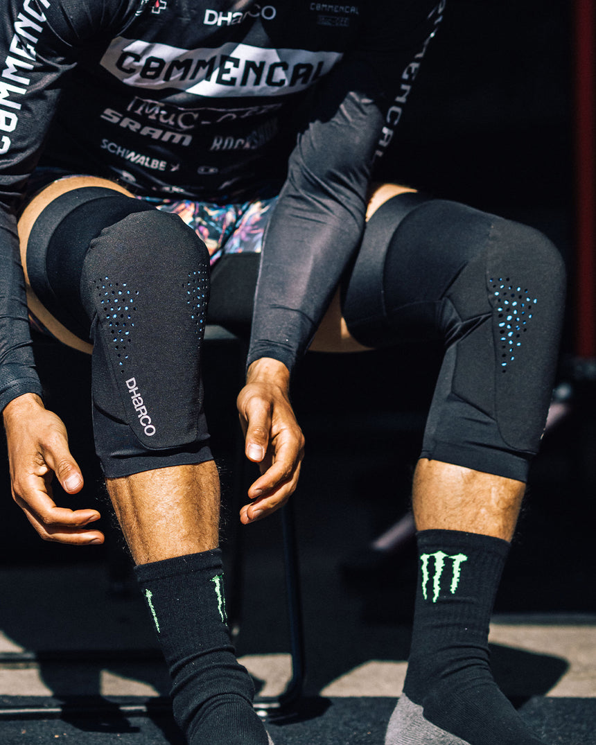 Gravity Knee Pad | Knee | UNISEX PROTECTION | DHaRCO | Image 3 of 8