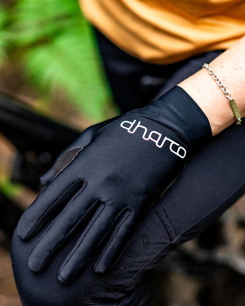 Womens Trail Glove | Black | WOMENS GLOVES | DHaRCO | Image 3 of 4