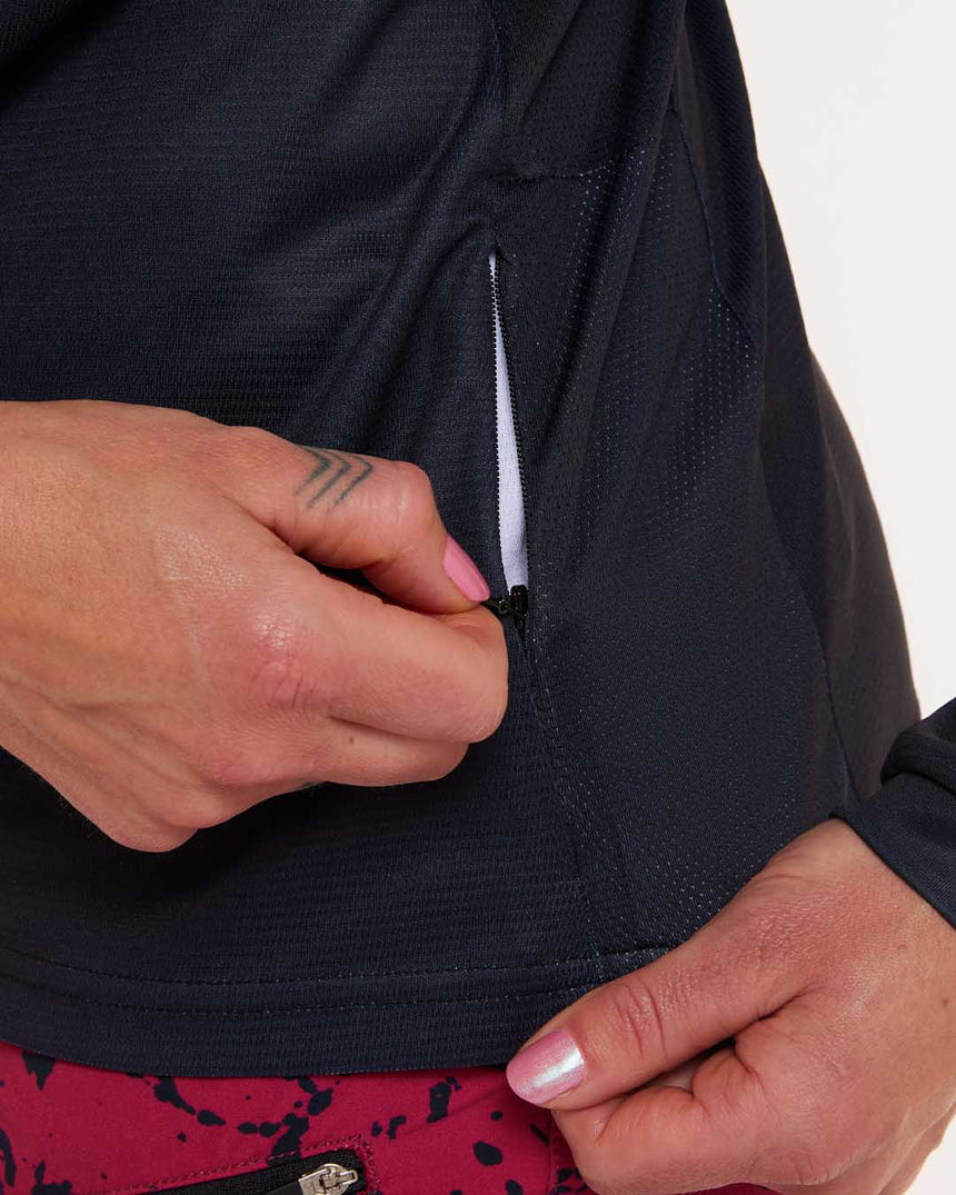 Womens Gravity Jersey | Stealth | Long Sleeves | WOMENS TOPS | DHaRCO | Image 6 of 6