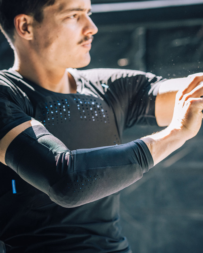 Gravity Elbow Pad | UNISEX PROTECTION | DHaRCO | Image 3 of 8