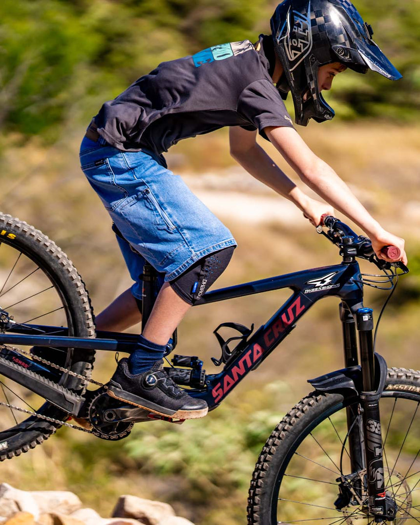 Youth Trail Knee Pad | Knee | YOUTH PROTECTION | DHaRCO | Image 3 of 6