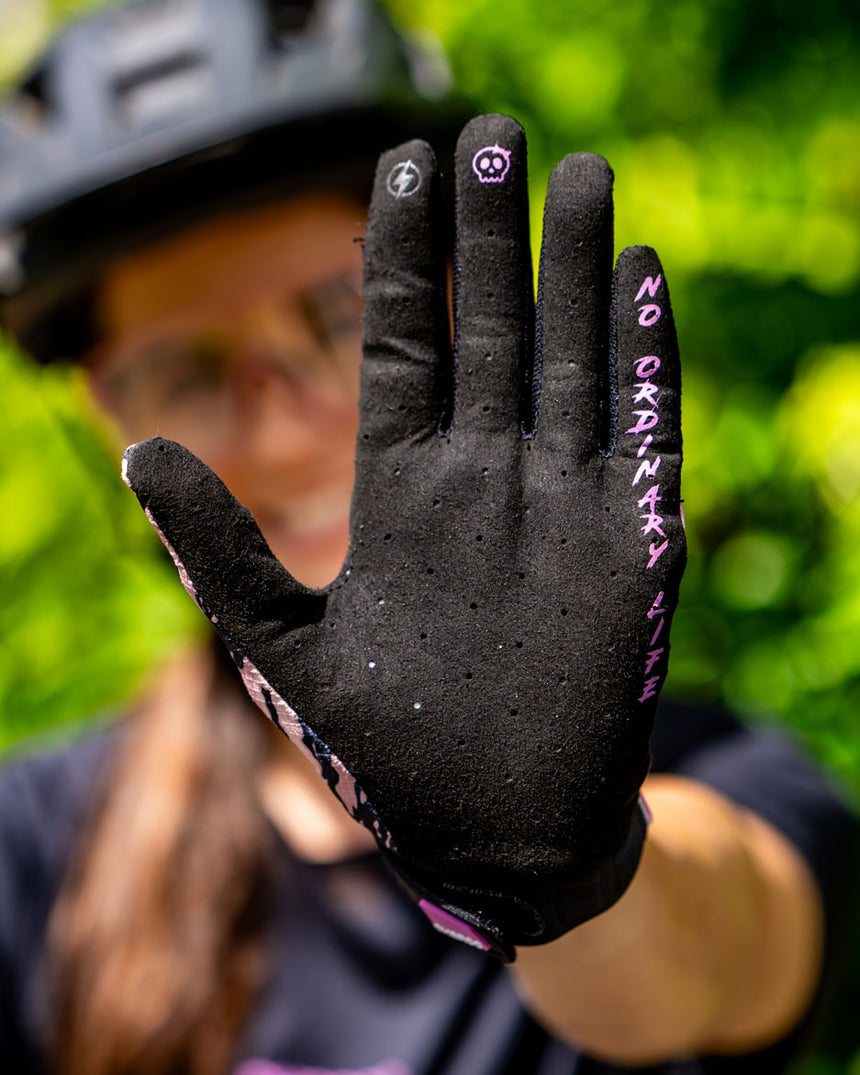 Womens Gravity Gloves | Ambush | WOMENS GLOVES | DHaRCO | Image 3 of 4